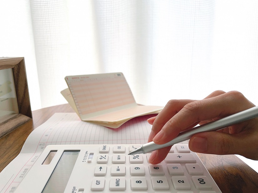 通帳 電卓 計算