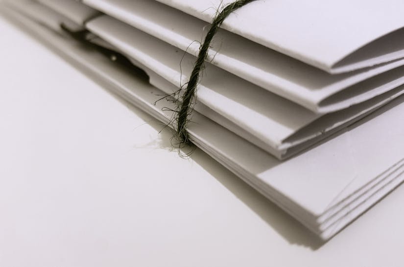 書類の束