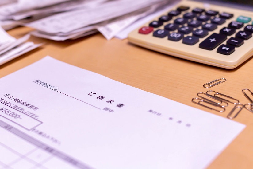 請求書　領収書　電卓　クリップ