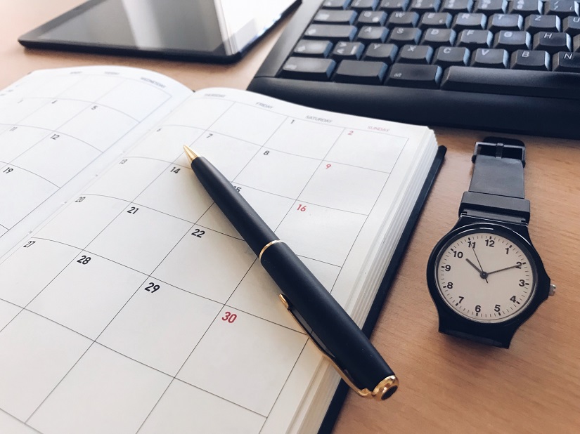 スケジュール帳　パソコンキーボード　腕時計