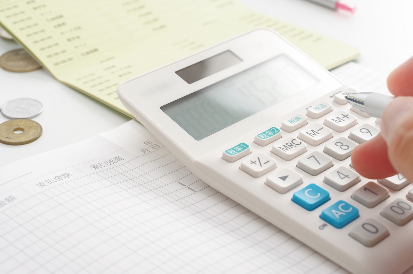 口座 通帳 電卓 コイン 帳簿