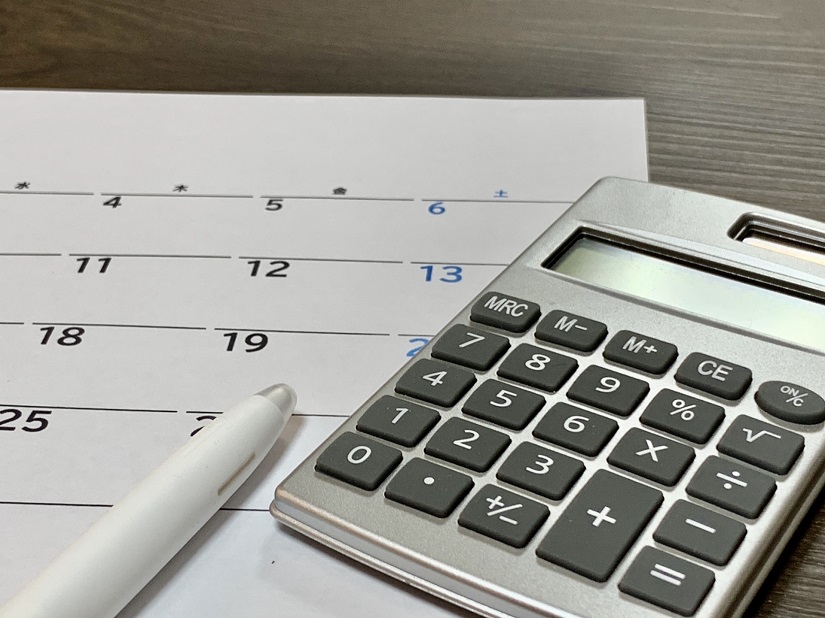 電卓　カレンダー　ペン