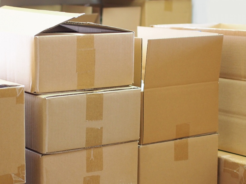 倉庫　物流　運送　ダンボール2　