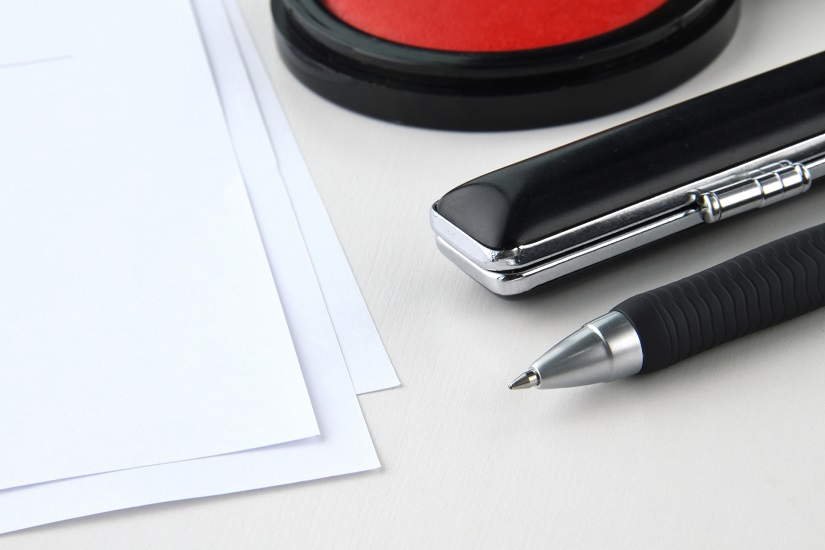 契約書類 印鑑 ペン 朱肉