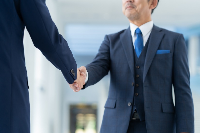 握手 役員 ビジネスマン