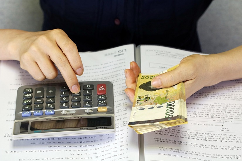 お金　計算　帳簿