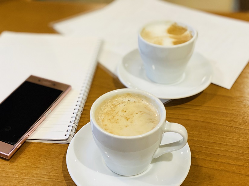 ファミレス カフェ 打ち合わせ